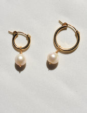 Load image into Gallery viewer, Big Pearl Charm