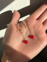 Load image into Gallery viewer, Simple chain heart earrings- ready to ship
